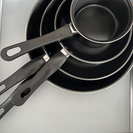 Cosy Modern Apartment ワーリントン エクステリア 写真
