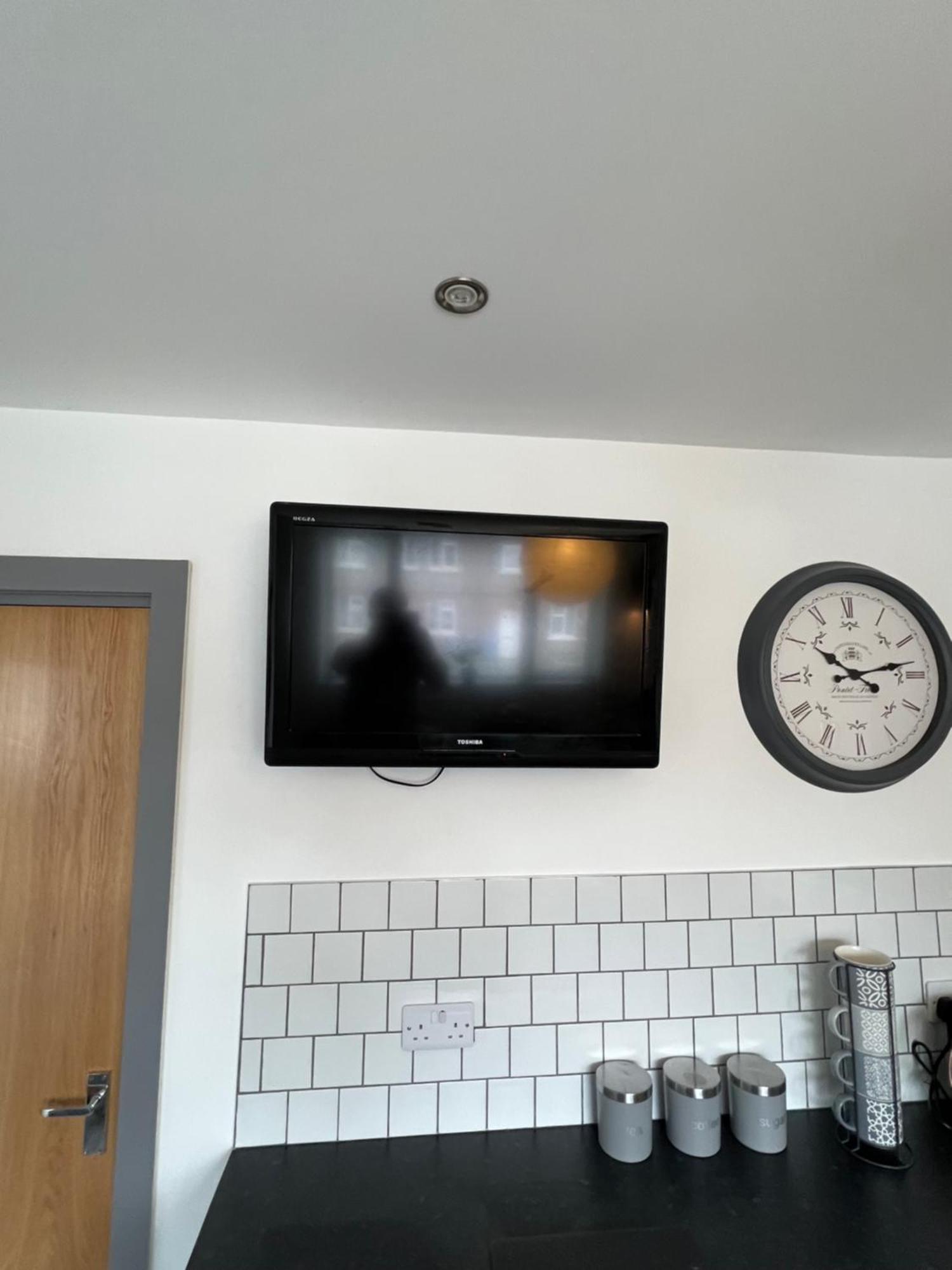 Cosy Modern Apartment ワーリントン エクステリア 写真