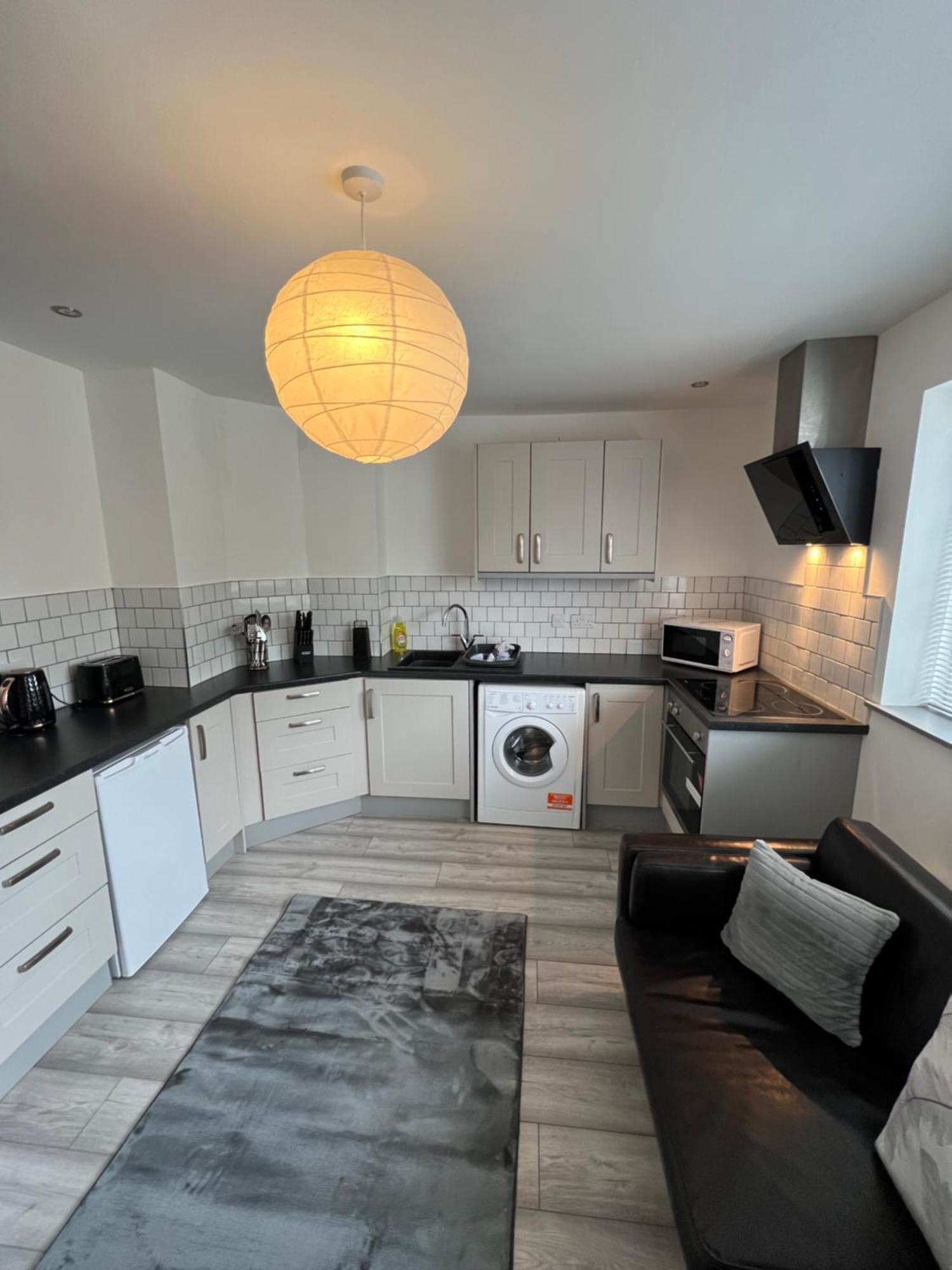 Cosy Modern Apartment ワーリントン エクステリア 写真